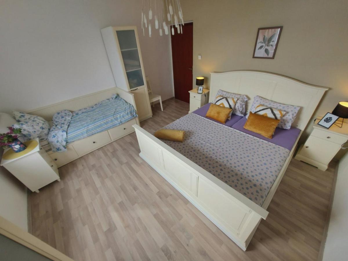 Apartmani Seaview ลิยูบาช ภายนอก รูปภาพ